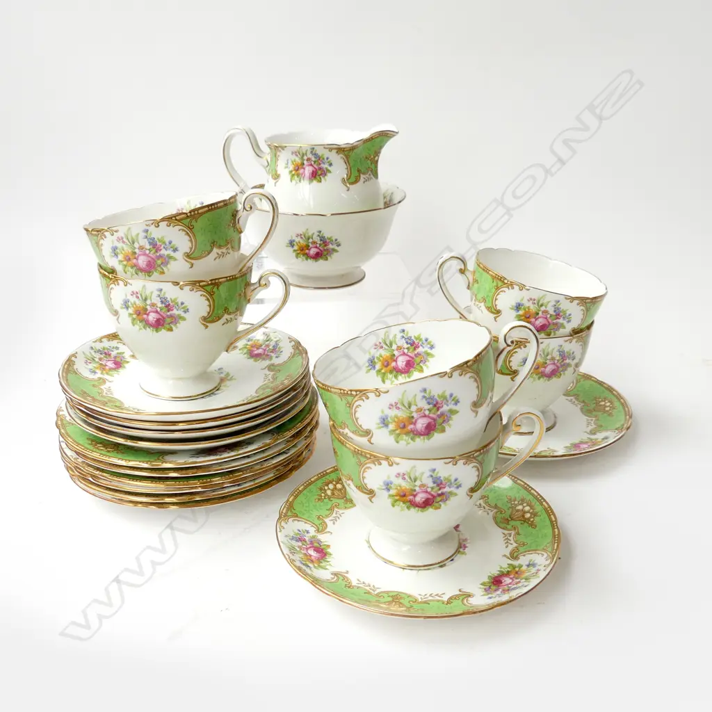 20 PCE SHELLEY 'DUTCHESS' TEA SET; 6 TRIOS, MILK & SUGAR (1 CUP DULL) Image 1++