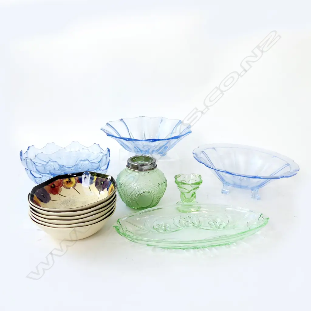 7 PCES DECO GLASS; 4 BLUE BOWLS 245mm dia, 3 GREEN + 6 ROYAL DOULTON PANSY CEREAL BOWLS 150mm dia CRAZED Image 1++