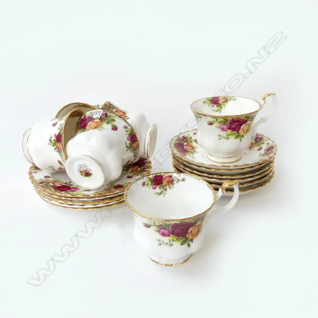 6 TRIOS; ROYAL ALBERT OLD COUNTRY ROSES (SHORT 1 PLATE) Image 1++