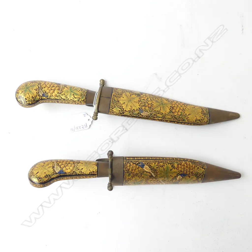 2 VINTAGE DAGGERS L.320mm Image 1++