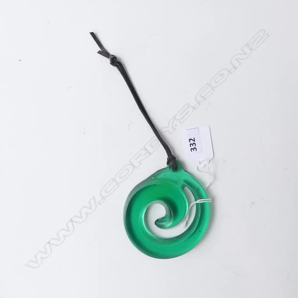 ART GLASS KORU 80mm dia Image 1++