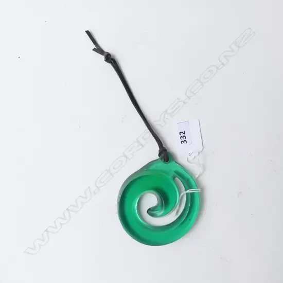 ART GLASS KORU 80mm dia