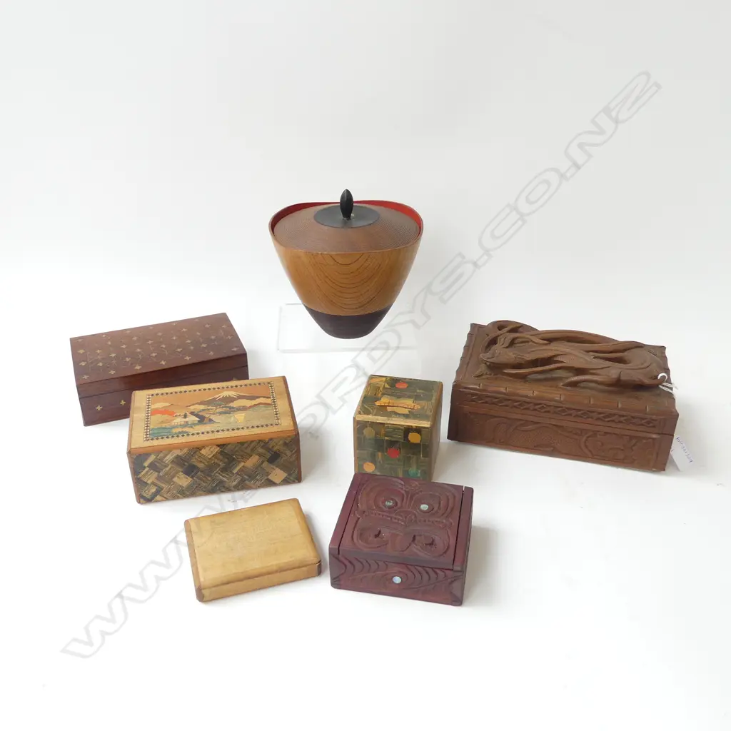 6 VINTAGE WOODEN BOXES INCL. RELIEF CARVED DRAGON BOX W.205mm + JAPANESE LIDDED CONTAINER Image 1++