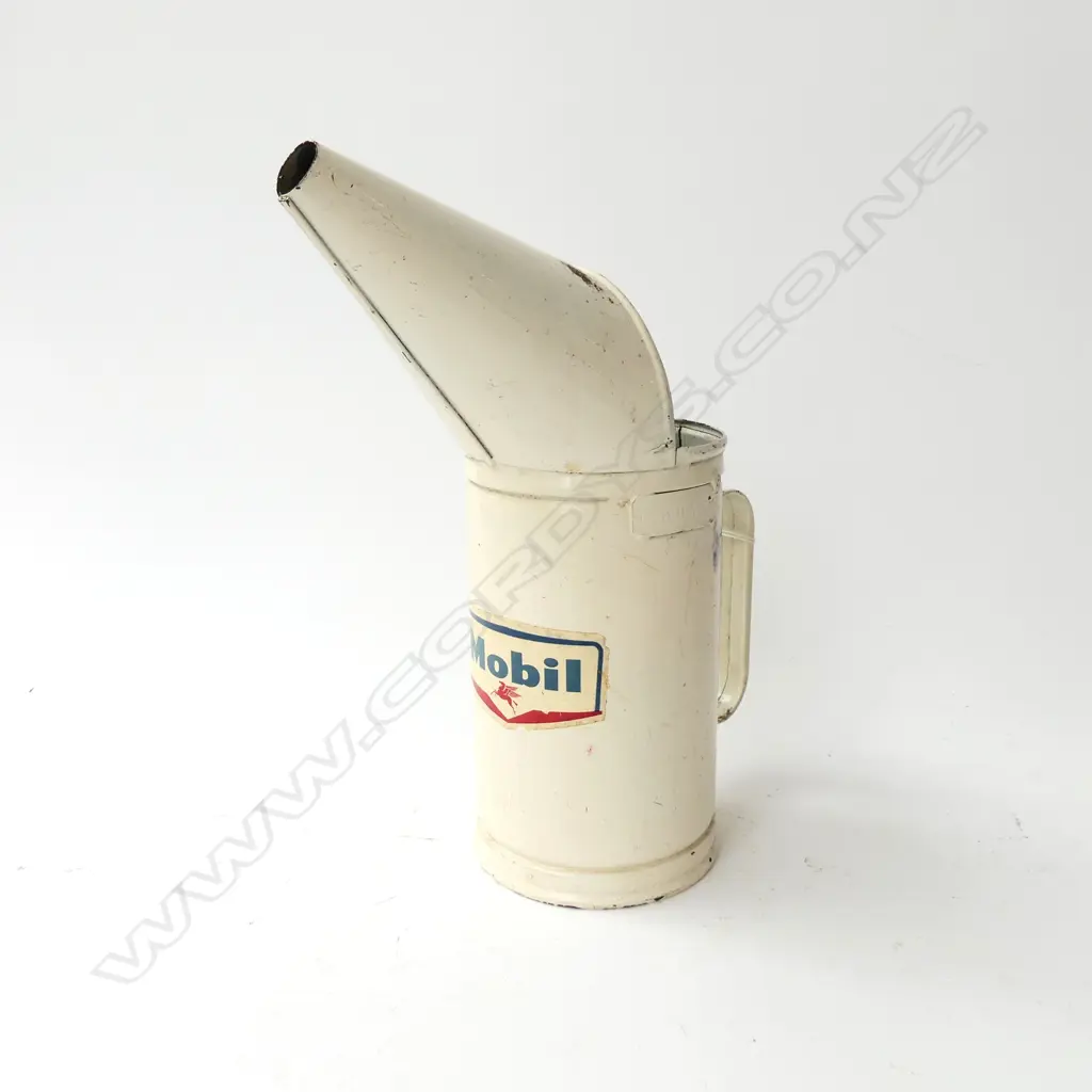 OLD WHITE  MOBIL  QUART OIL CAN WITH PEGASUS HORSE LOGO  Image 1++