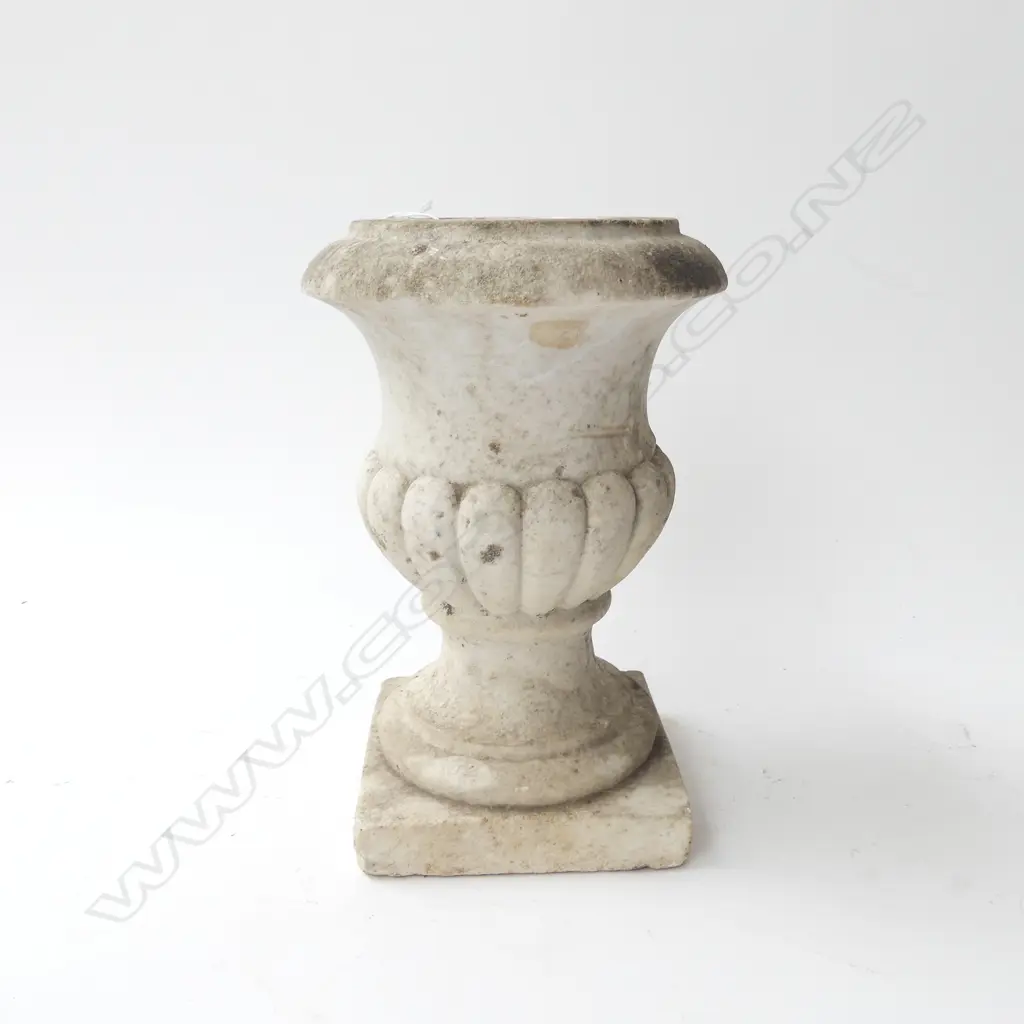 SMALL MARBLE URN H.230mm, 160mm dia Image 1++