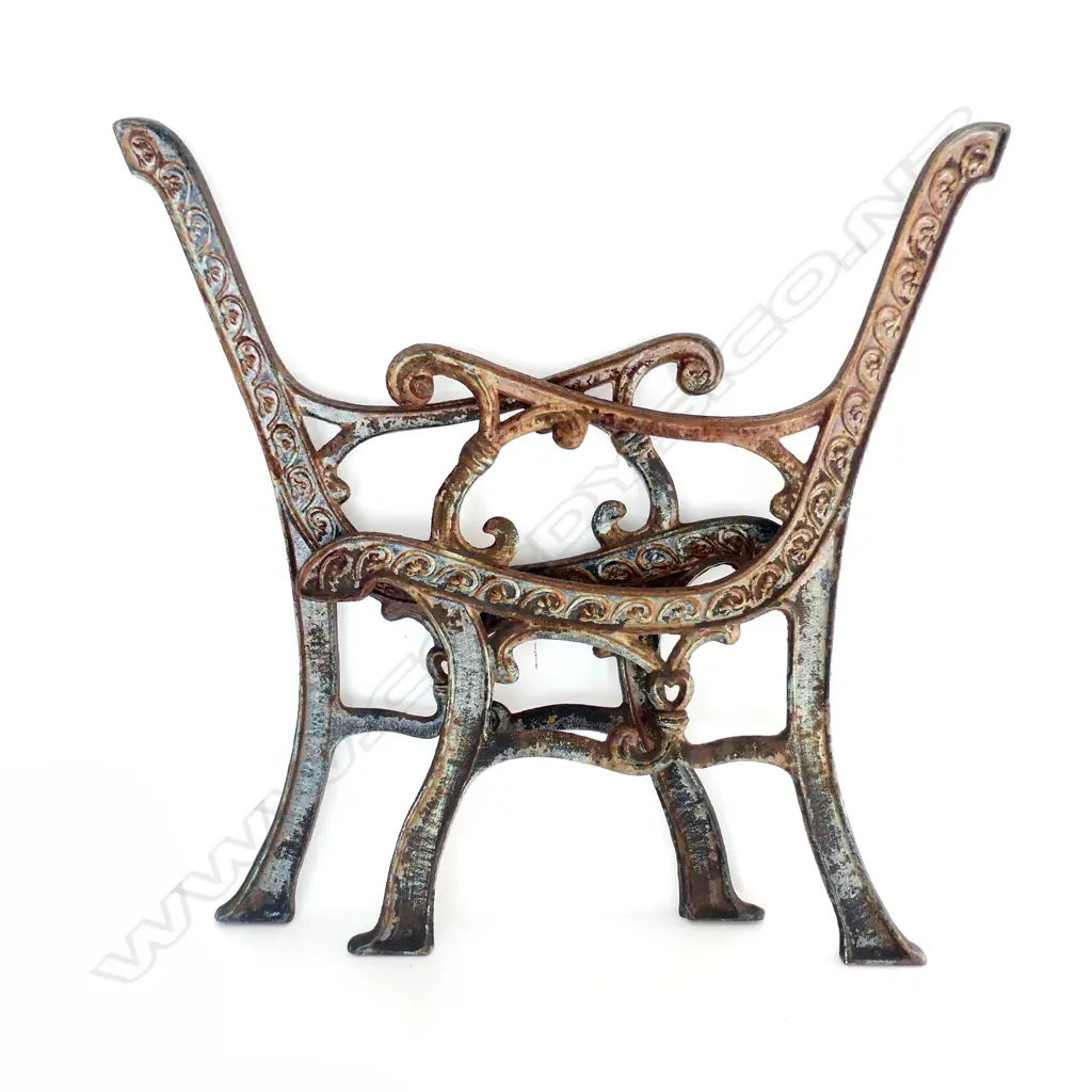 PR CAST IRON BENCH ENDS H.825mm Image 1++