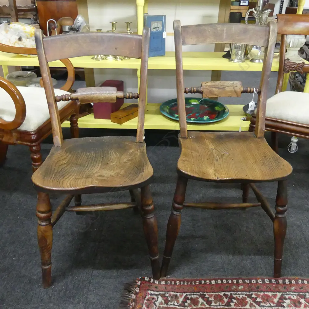 2 ANTIQUE WOODEN COUNTRY STYLE CHAIRS Image 1++