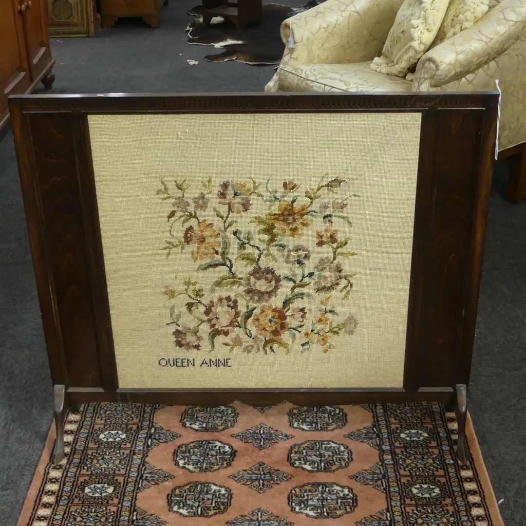 NEEDLEWORK FIRE SCREEN H.770mm W.900mm Image 1++