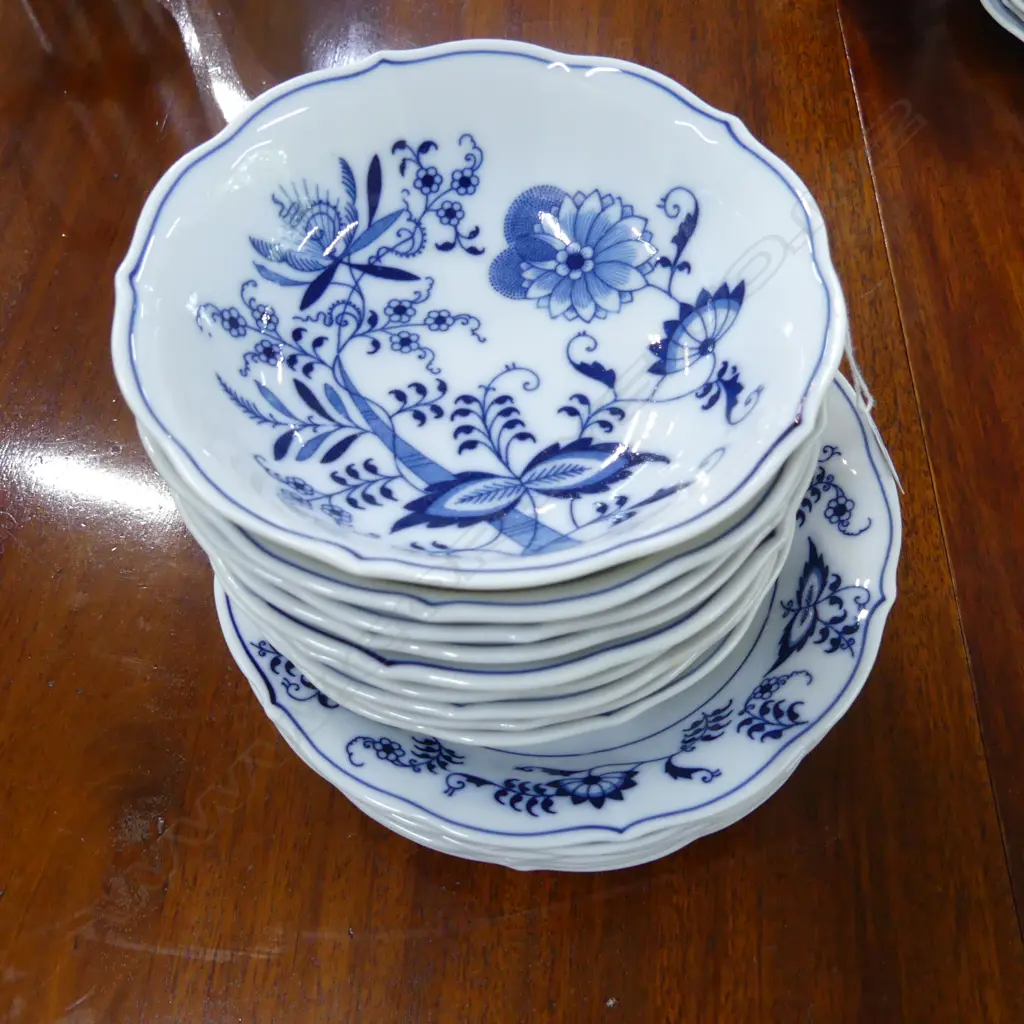 15 BLUE DANUBE BOWLS; 9 150mm dia, 6 190mm dia Image 1++