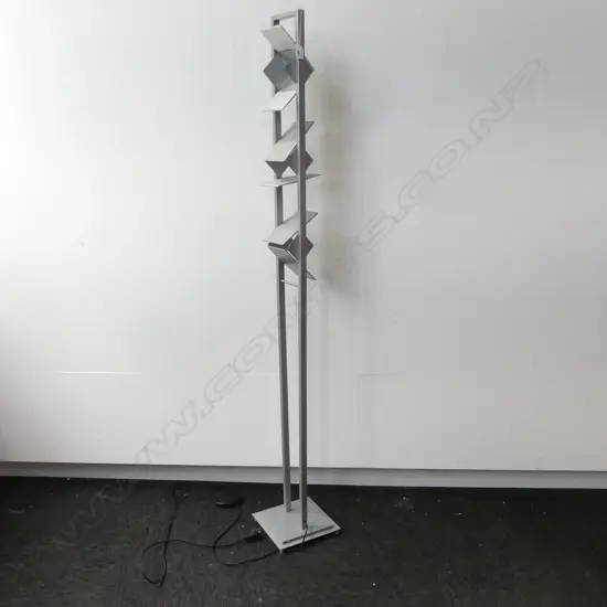 DESIGNER SILVER METAL FLOOR LAMP w. ADJUSTABLE FLAPS H.1715mm