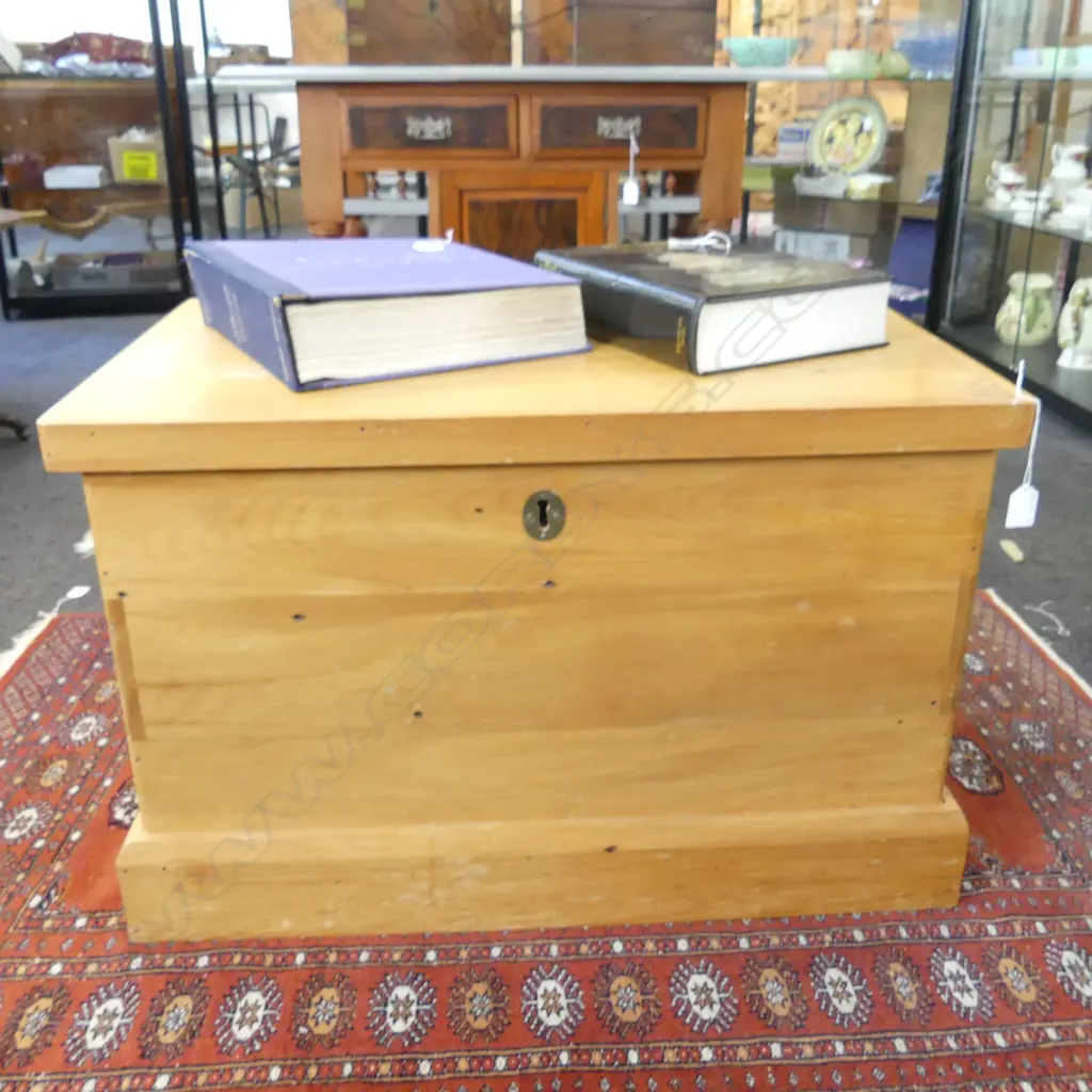 RIMU BLANKET BOX 785x500x500mm Image 1++