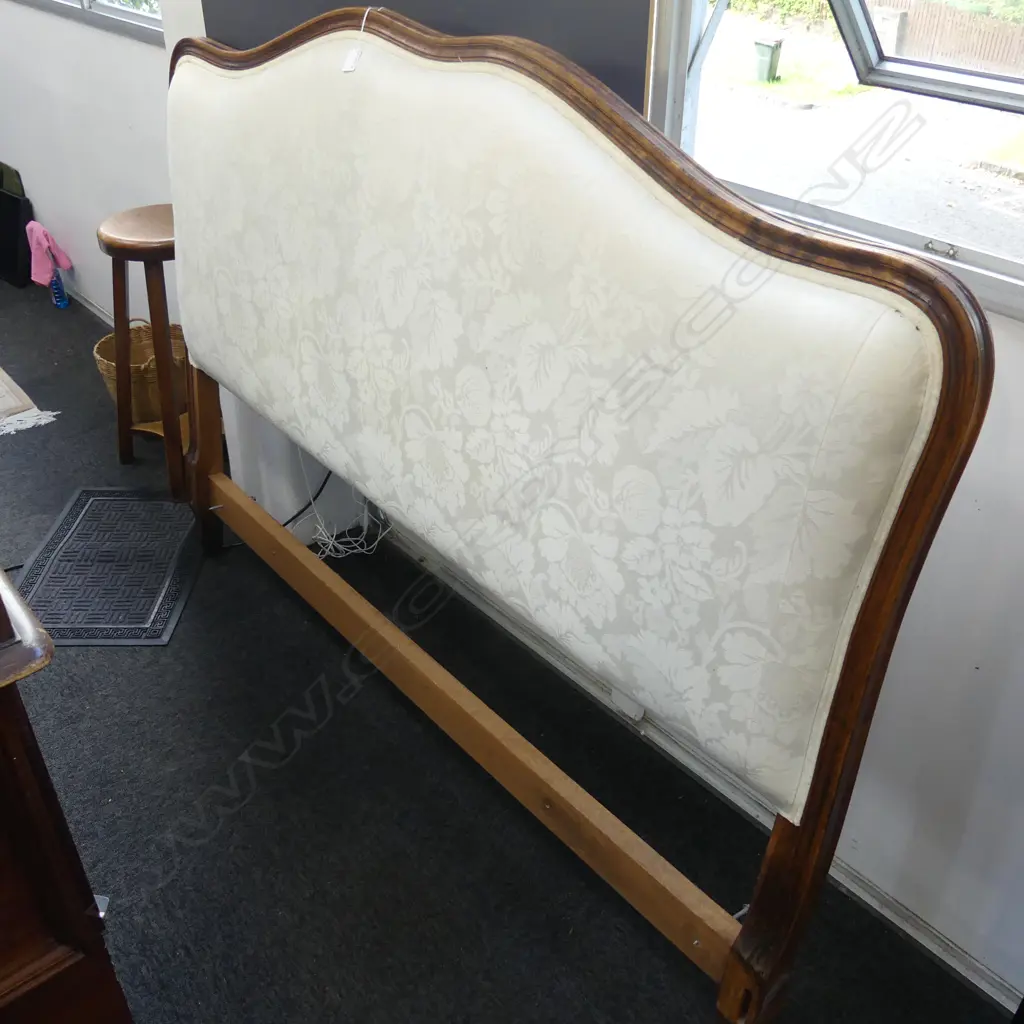 WHITE UPHOLSTERED HEAD BOARD 1590x1210mm Image 1++