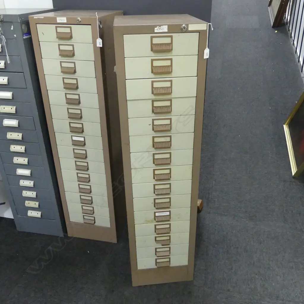 METAL FILING CABINET 330x380x1315mm Image 1++