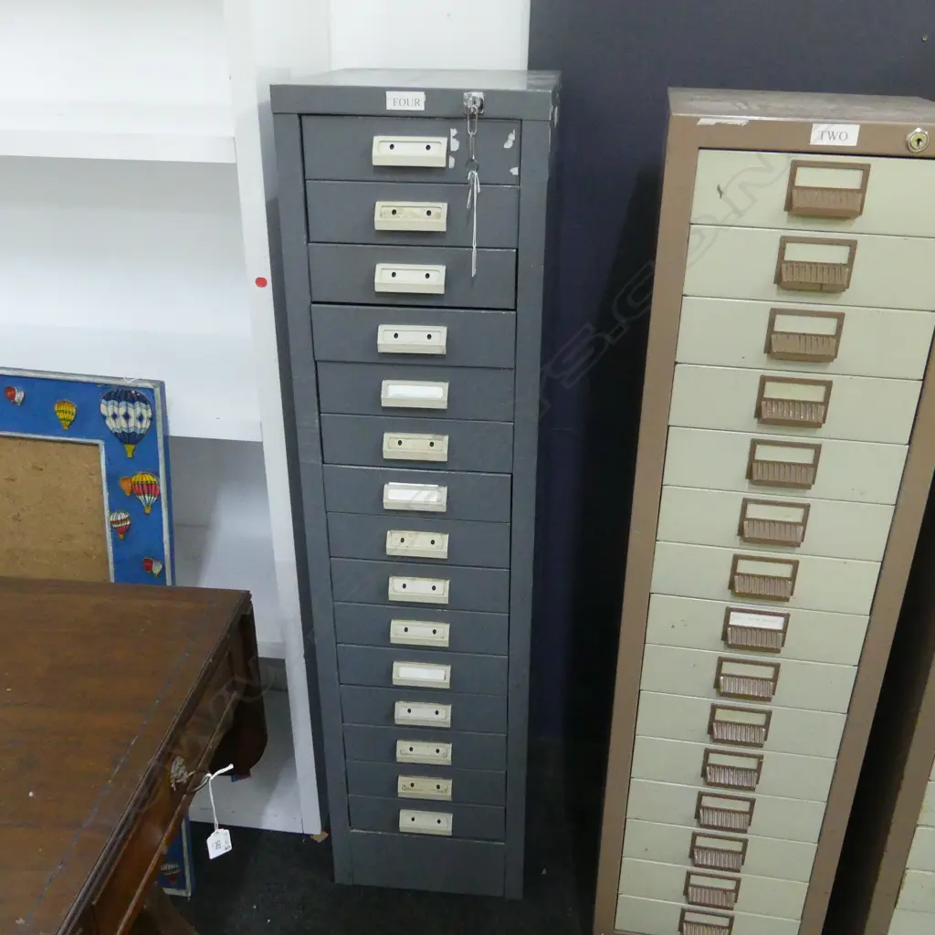 METAL FILING CABINET 335x380x1325mm Image 1++