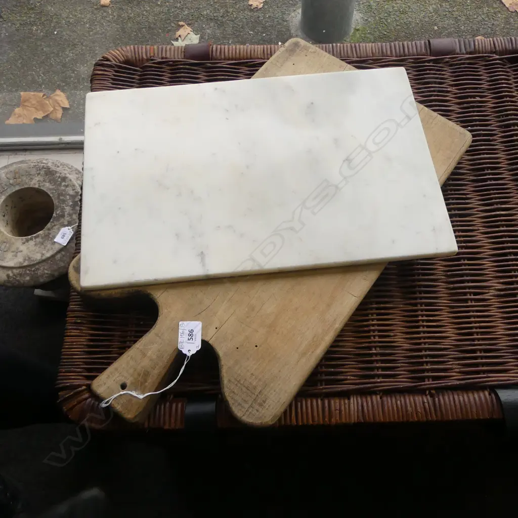 2 CHOPPING BOARDS; MARBLE 275x420mm, WOODEN 290x535mm Image 1++
