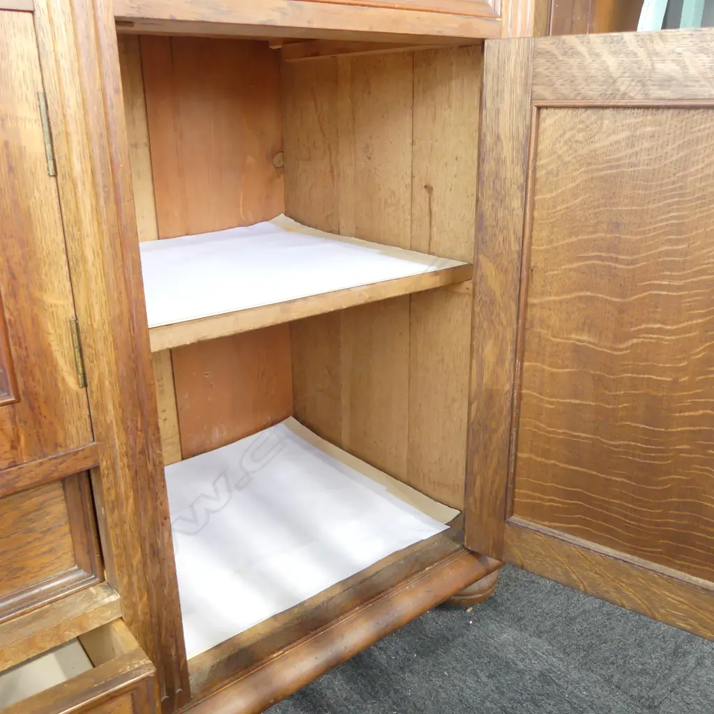 EARLY 20thC OAK ARTS & CRAFTS SIDEBOARD 1525x580x1000mm Image 1++