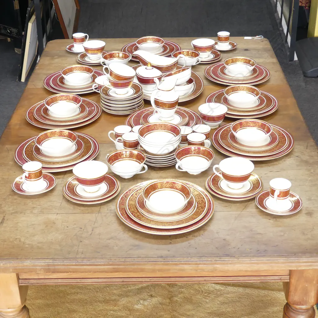 LG ROYAL DOULTON 'BUCKINGHAM' DINNER SERVICE... Image 1++