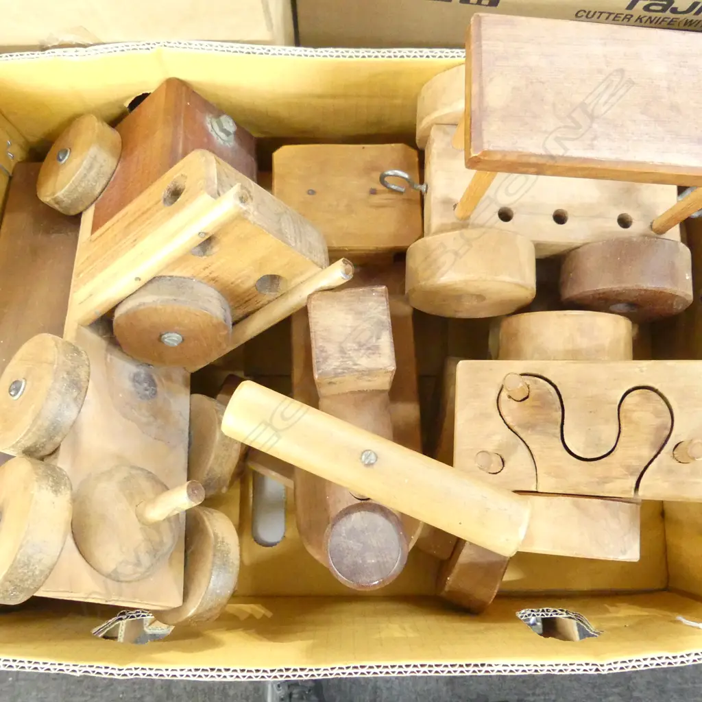COLLECTION VINTAGE HANDMADE WOODEN TOYS Image 1++