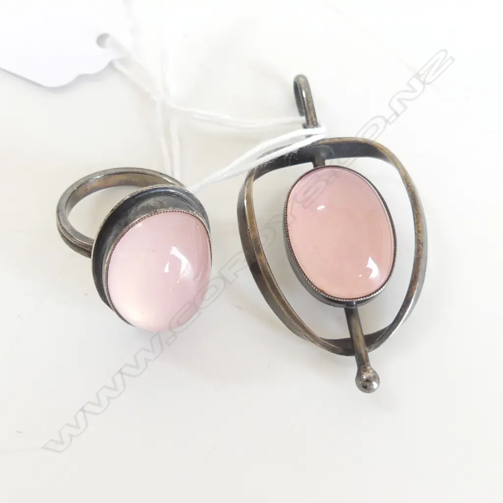 935 SILVER & ROSE QUARTZ RING & PENDANT Image 1++