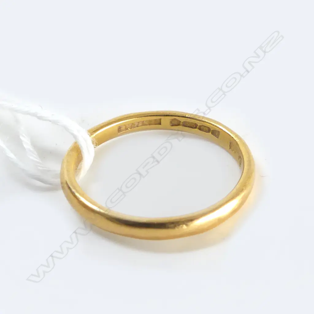 22CT EARLY 20thC YELLOW GOLD HALF HOOP BAND RING 3.5gms Image 1++