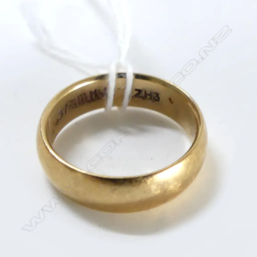 9CT WIDE HALF HOOP BAND RING 5.6gms Image 1++
