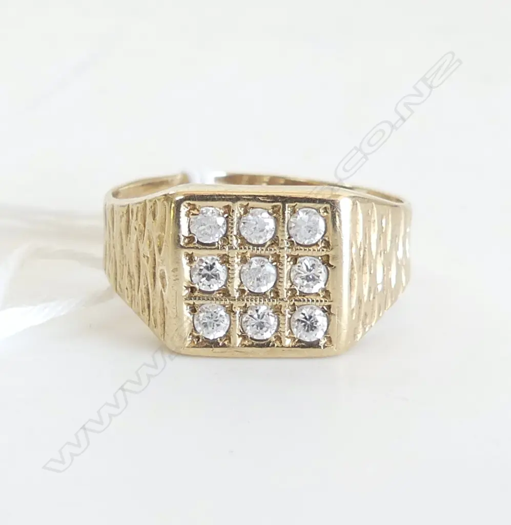 9CT CZ DRESS RING SIZE Q   2.8gms Image 1++