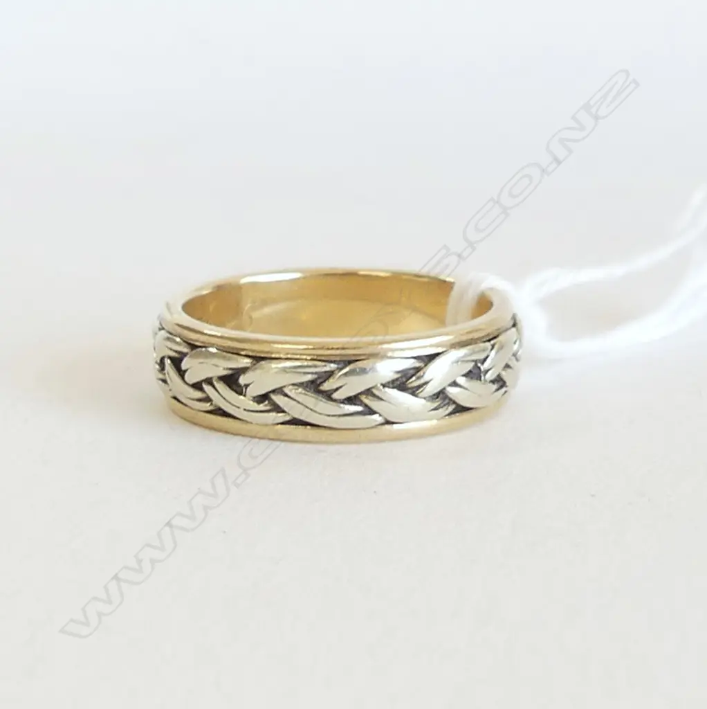 9CT GOLD CELTIC KNOT BAND RING 6.4gms Image 1++