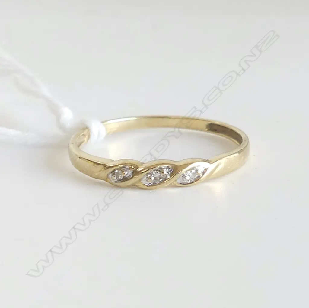 9CT DIAMOND RING SIZE M 1gm Image 1++