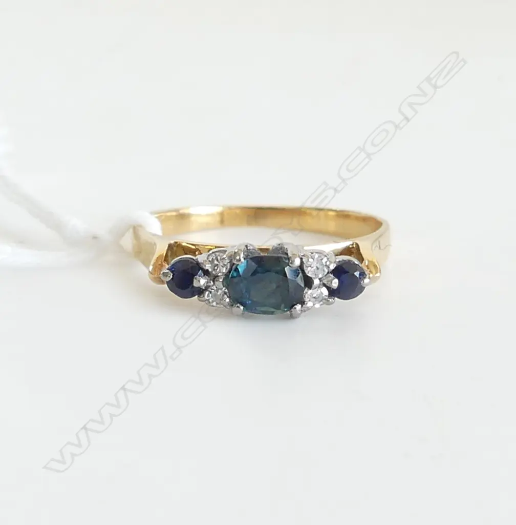 18CT SAPPHIRE & DIAMOND RING SIZE N 2.5gms Image 1++