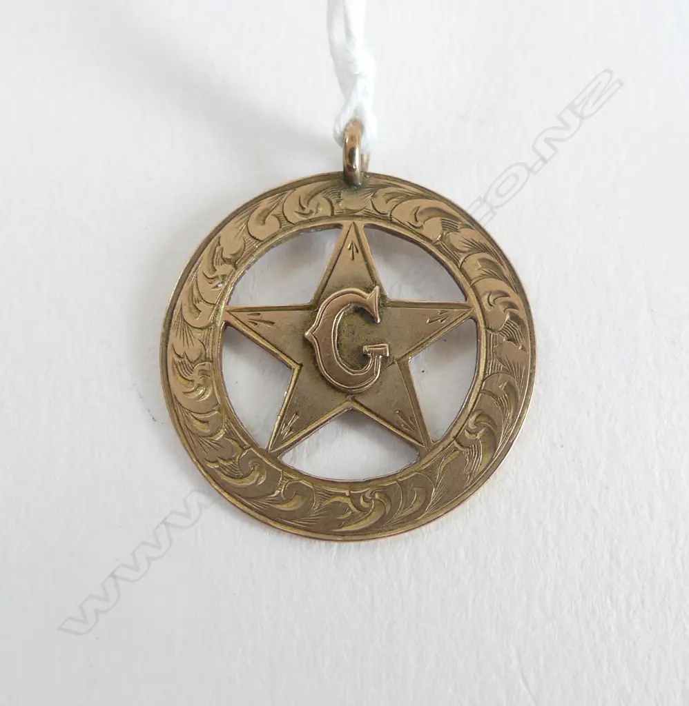 9ct GOLD early 20thC MASONIC? FOB 3.8gms Image 1++