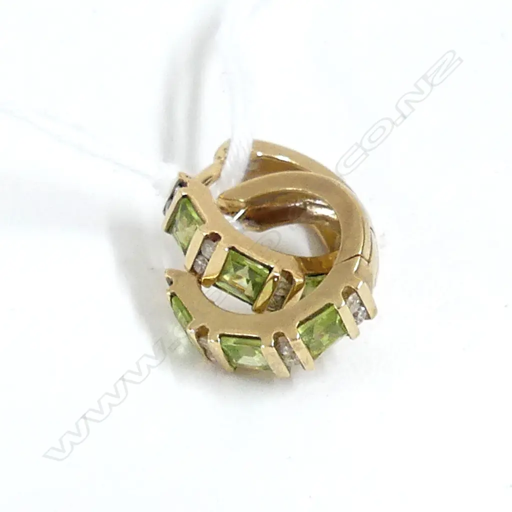 9CT PERIDOT & DIAMOND EARRING huggie style 3.15gms Image 1++