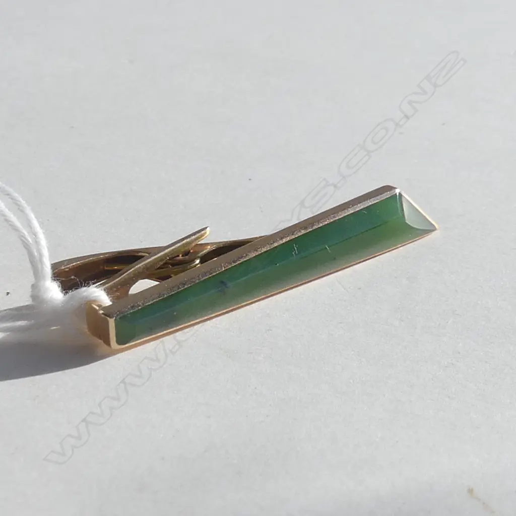 RTV 9ct GOLD & POUNAMU MODERNIST BAR BROOCH (19817) Image 1++