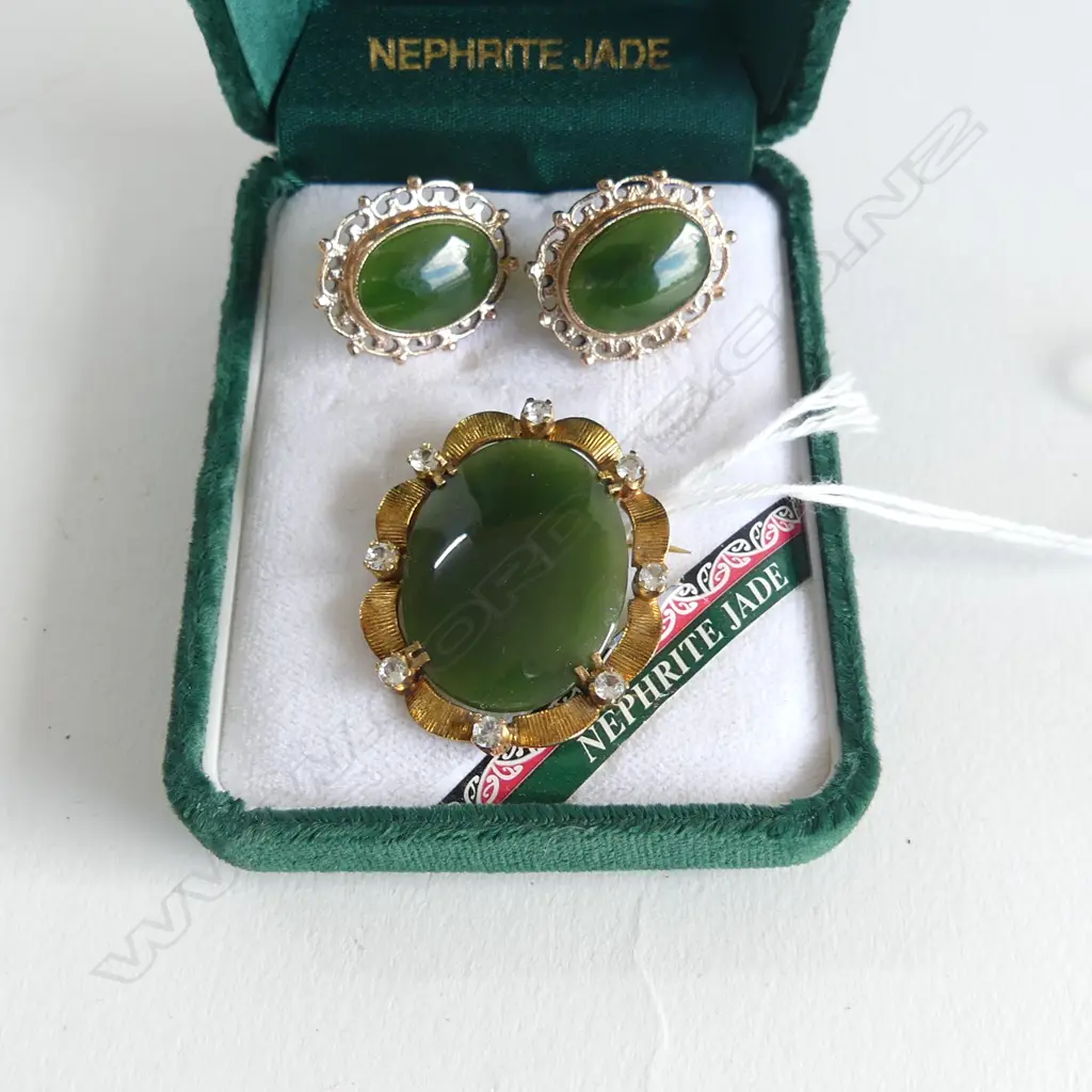 9CT GOLD & POUNAMU 'CASCADE JEWELLERS' BROOCH & EARRING SET in original box Image 1++