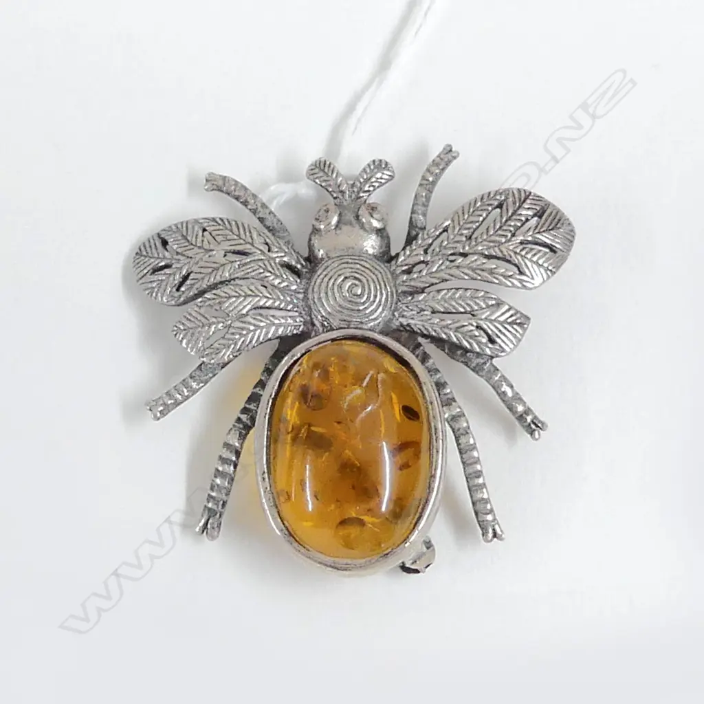 SILVER & AMBER INSECT BROOCH/PENDANT Image 1++