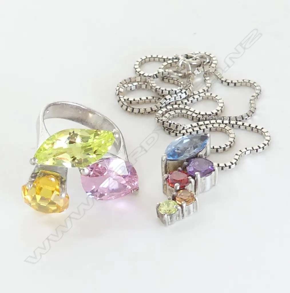 SET COLOURFUL S/SILVER RING & NECKLACE WEIGHT 22G Image 1++