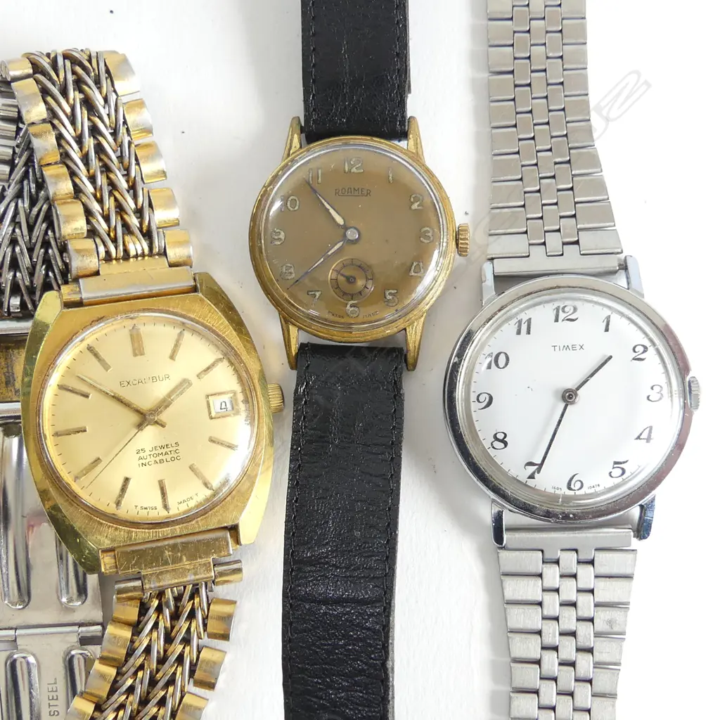 3 VINTAGE GENTS WRISTWATCHES: TIMEX + EXCALIBUR 25 jewel + ROAMER all apparently running Image 1++