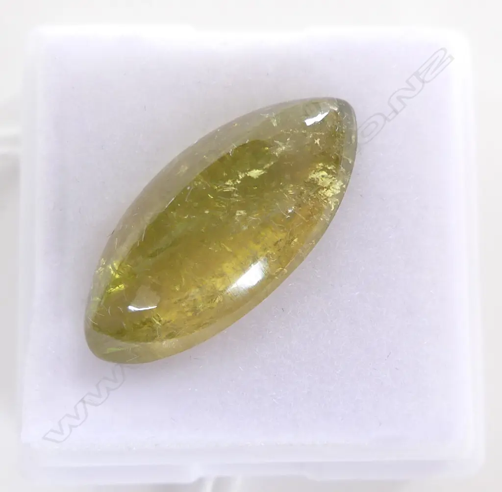 TOURMALINE CABOCHON LIGHT GREEN COULOR NAVETTE SHAPE 10MMBY18MM 9.91CT Image 1++