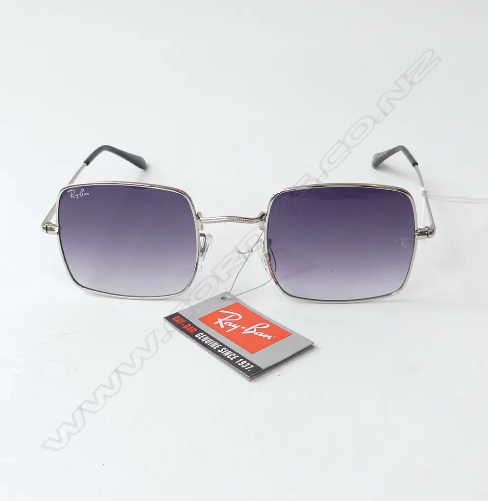 REPLICA SILVER RIMMED RAY BANS IN CASE Image 1++