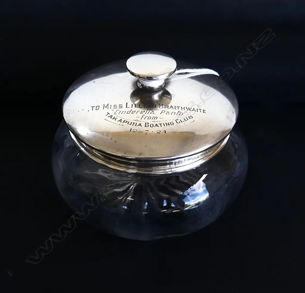 STG SILVER LIDDED POWDER JAR 41gms TAKAPUNA BOATING CLUB 1924 Image 1++