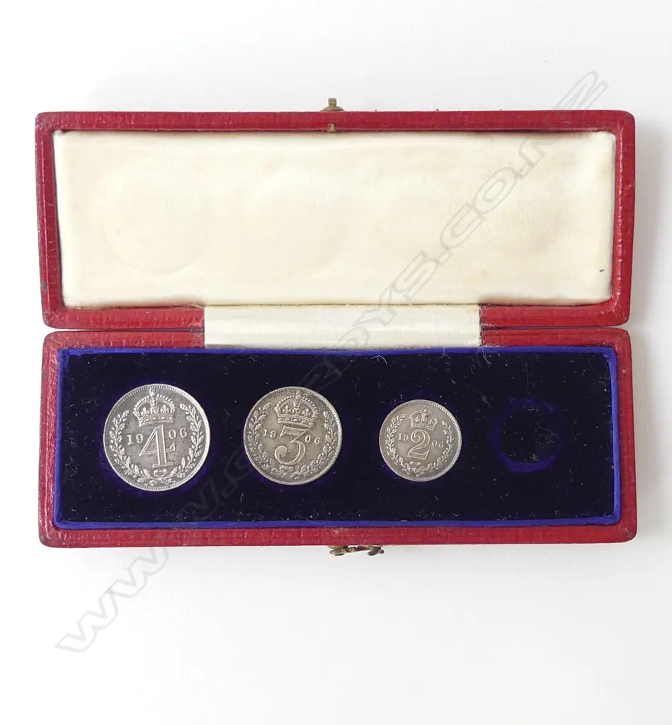 3 CASED SILVER COIN 1906 MAUNDY MONEY SET red leather & gilt dated case missing 1d Image 1++