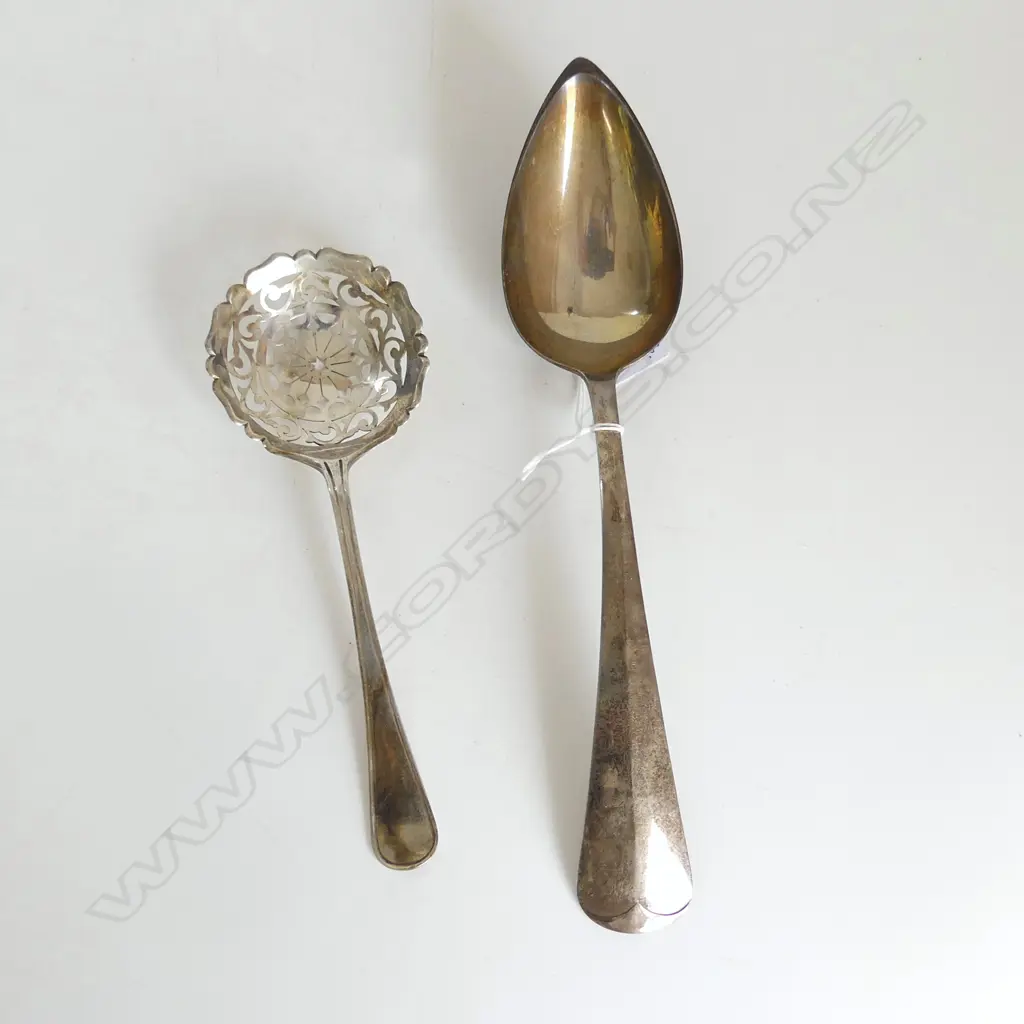 CONTINENAL SILVER SIFTER & SERVING SPOON L.255mm 139gms Image 1++