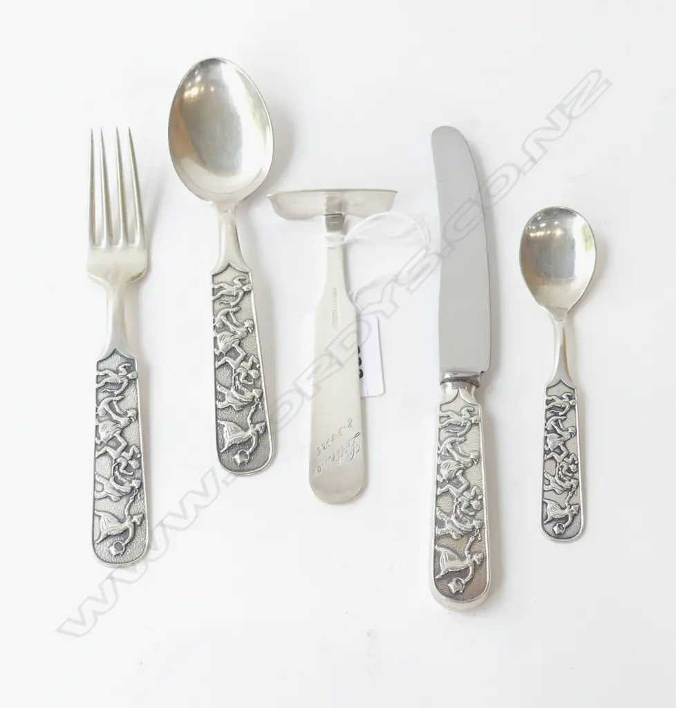4 PCE 830 SILVER CHILDS CUTLERY SET + PUSHER 101gms Image 1++