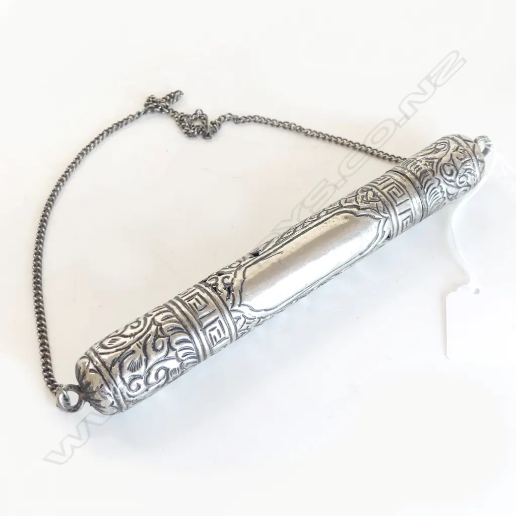 ASIAN SILVER SCROLL / INCENSE CASE Image 1++