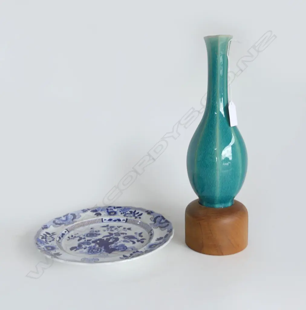 ANTIQUE IRONSTONE PLATE 220mm dia + CELADON VASE H.315mm Image 1++