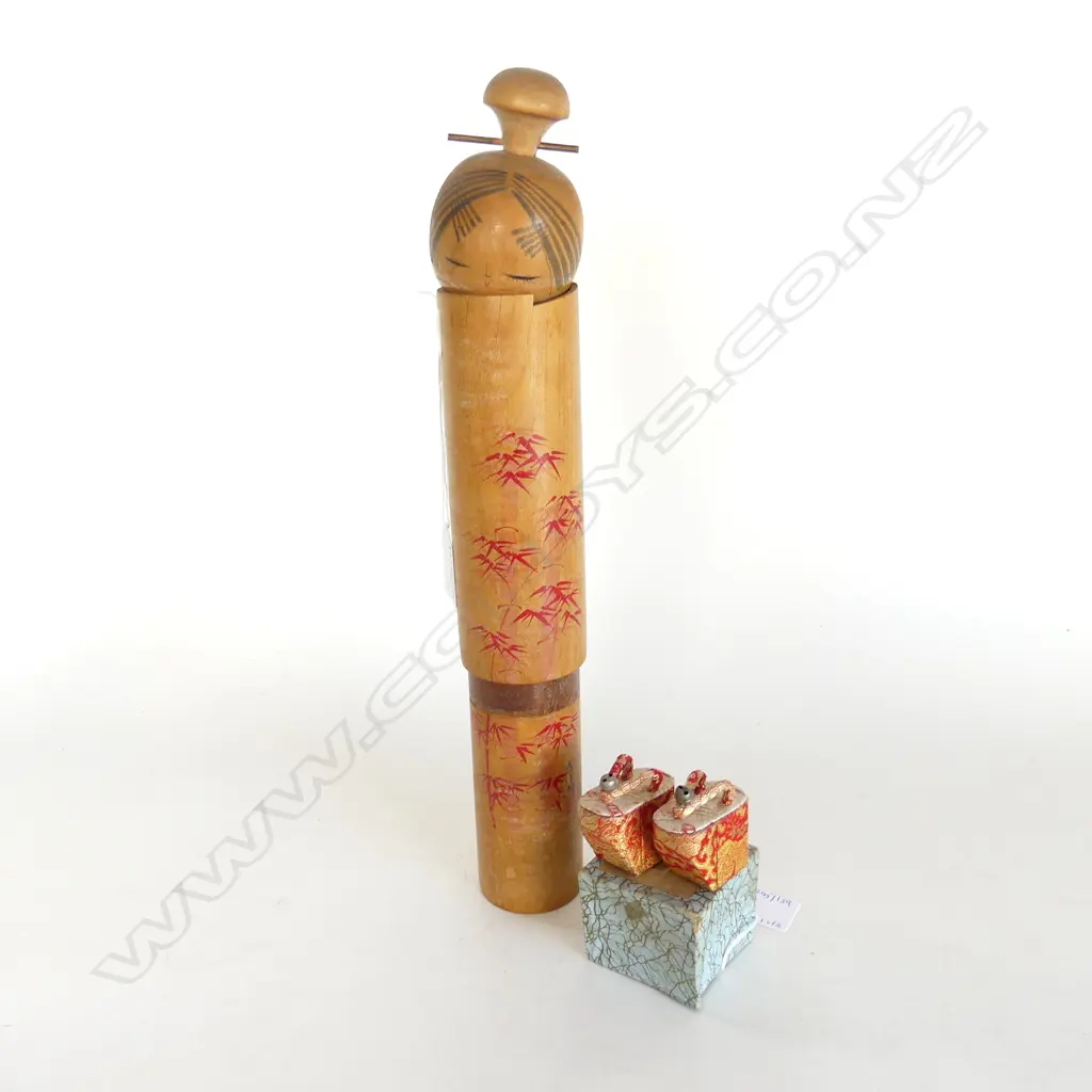 JAPANESE CARVED WOOD DOLL H365MM & PR MINITURE JAPANESE  SHOES  L50MM Image 1++