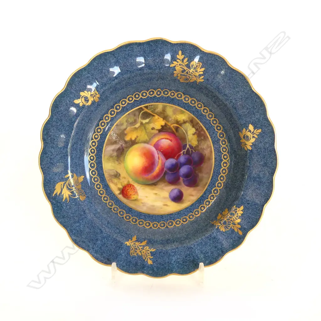 HANDPAINTED ROYAL WORCESTER CABINET PLATE, SIGNED BY A.SHUCK ,OF FRUIT DATE STAMP FOR 1922. Dia 210mm Image 1++