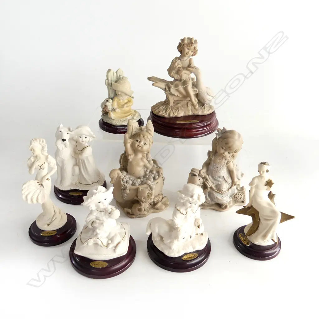 9X SMALL ITALIAN 'FLORENCE' RESIN FIGURES mainly young girls Image 1++
