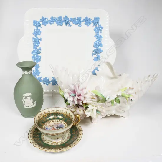 4 PC CHINA: MEISSEN FLORAL BASKET (FAULTED) H.120mm, WEDGWOOD POSY VASE & LG PLATE & SM BARVARIAN GILT SM CUP & SAUCER