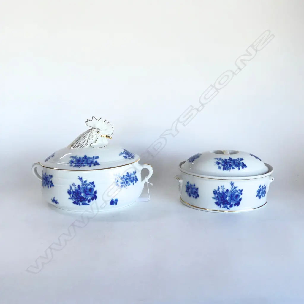 2 L. LOURIOUX LE FAUNE BLEU DE FOUR LIDDED CASSEROLES W.250, 320mm Image 1++