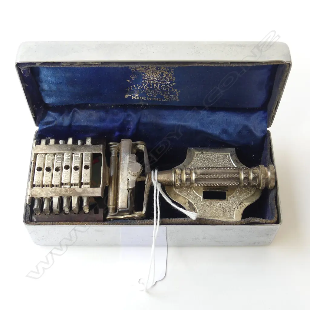 1930’S WILKINSON SWORD CO. ENGLAND 7 DAY RAZOR SET COMPLETE WITH 7 BLADES IN BOX L.125MM Image 1++